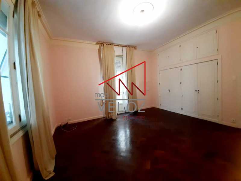 Apartamento à venda com 4 quartos, 169m² - Foto 2