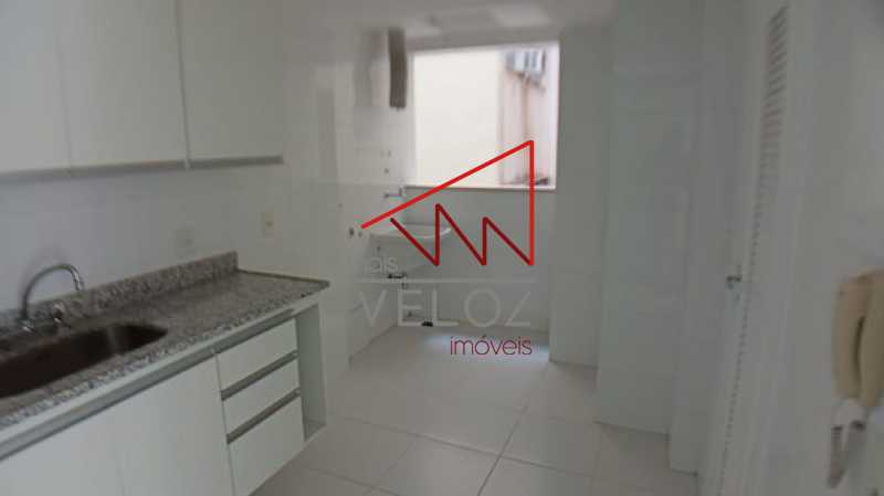 Apartamento à venda com 3 quartos, 94m² - Foto 2