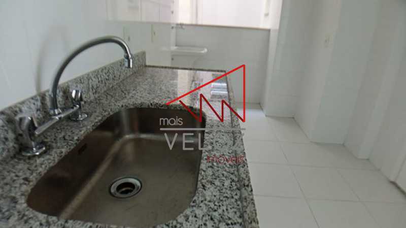 Apartamento à venda com 3 quartos, 94m² - Foto 3