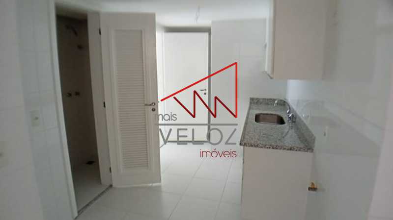 Apartamento à venda com 3 quartos, 94m² - Foto 4