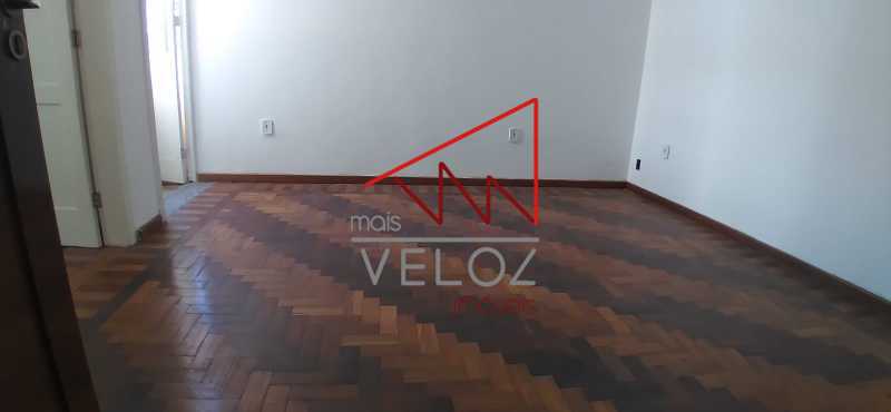 Apartamento à venda com 1 quarto, 50m² - Foto 1