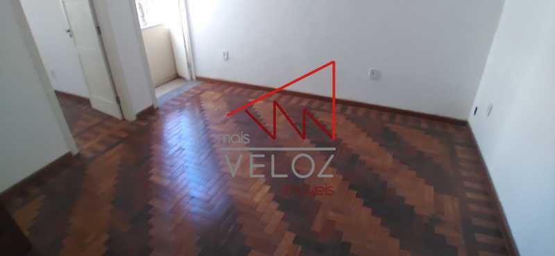 Apartamento à venda com 1 quarto, 50m² - Foto 2