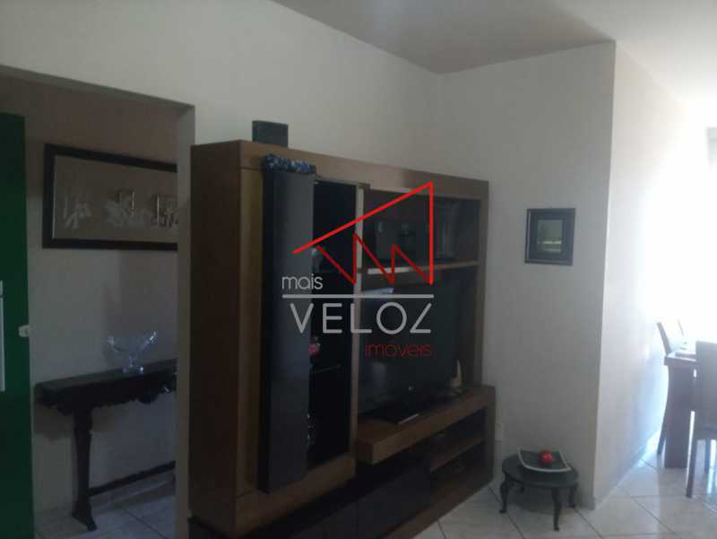 Apartamento à venda com 2 quartos, 67m² - Foto 3