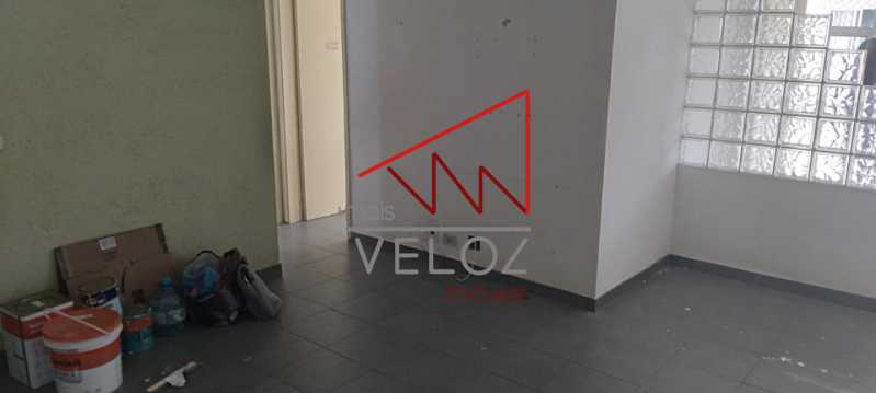 Apartamento à venda com 2 quartos, 75m² - Foto 2