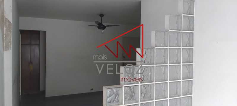 Apartamento à venda com 2 quartos, 75m² - Foto 4