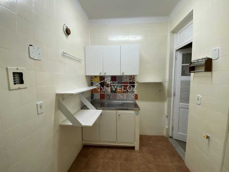 Apartamento à venda com 2 quartos, 60m² - Foto 9