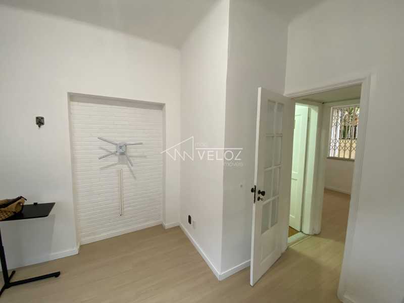 Apartamento à venda com 2 quartos, 60m² - Foto 4