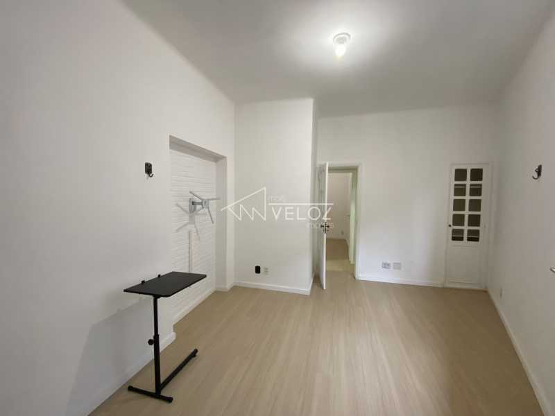 Apartamento à venda com 2 quartos, 60m² - Foto 2