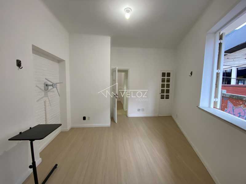 Apartamento à venda com 2 quartos, 60m² - Foto 1