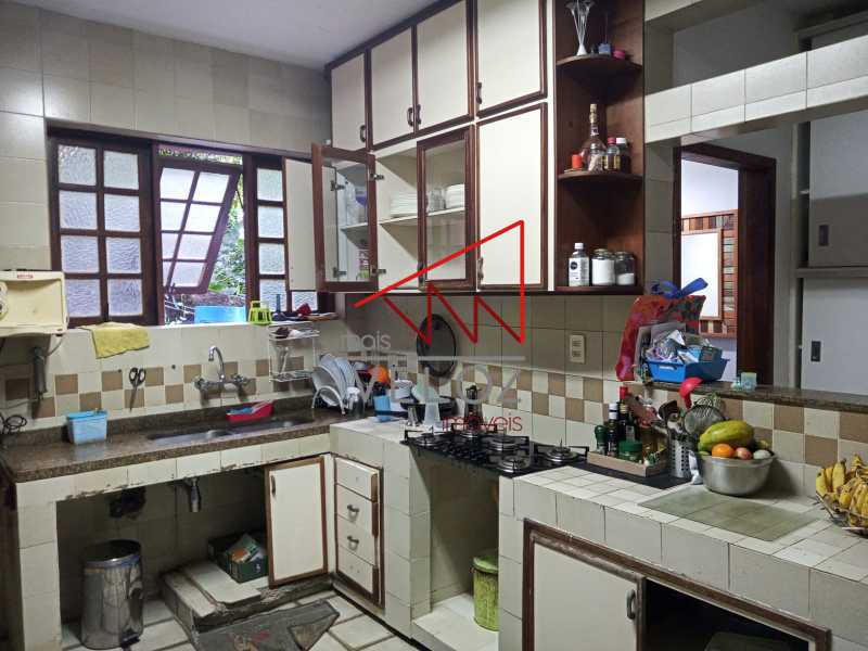 Casa à venda com 5 quartos, 300m² - Foto 16