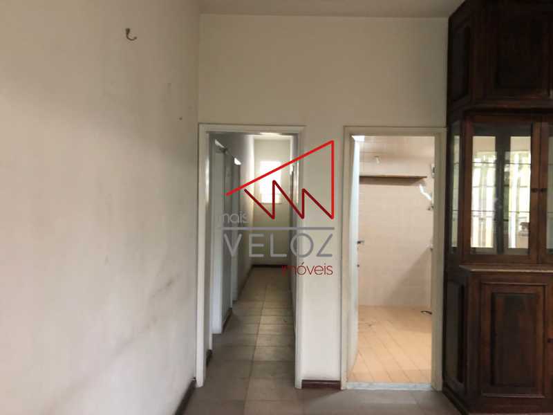 Apartamento à venda com 3 quartos, 183m² - Foto 2