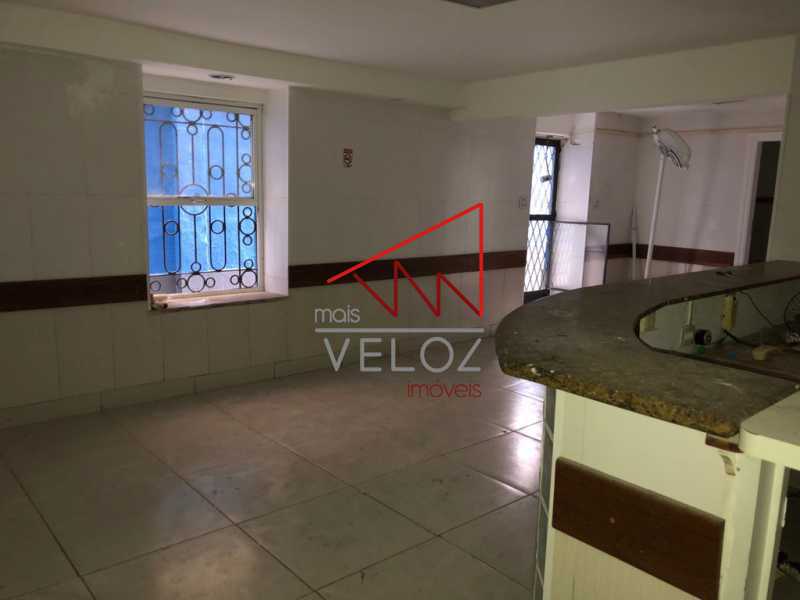 Casa à venda com 15 quartos, 600m² - Foto 10