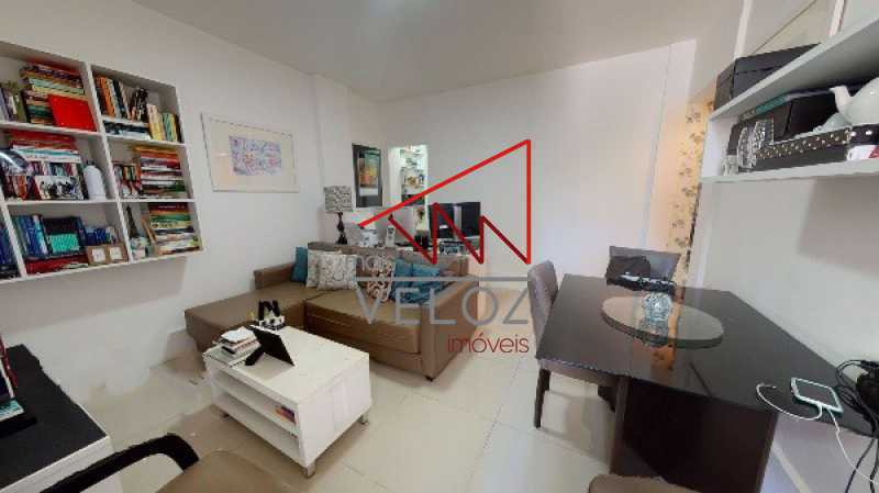 Apartamento à venda com 2 quartos, 75m² - Foto 4