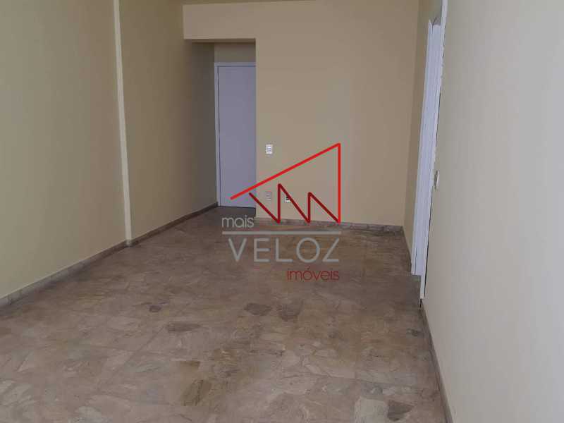 Apartamento à venda com 3 quartos, 85m² - Foto 4