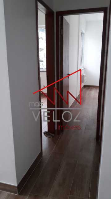 Apartamento à venda com 2 quartos, 72m² - Foto 4