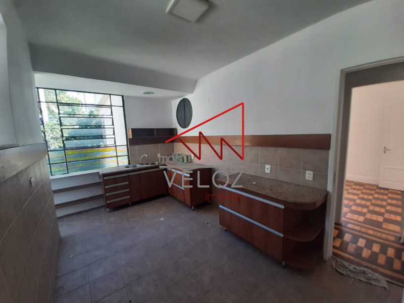 Apartamento para alugar com 4 quartos, 180m² - Foto 12