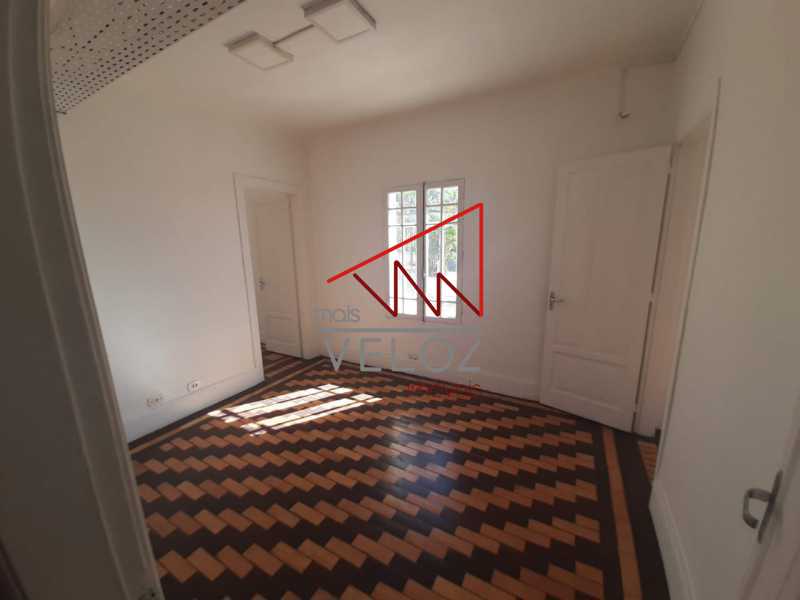 Apartamento para alugar com 4 quartos, 180m² - Foto 18