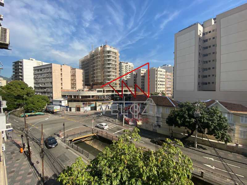 Apartamento à venda com 3 quartos, 120m² - Foto 1