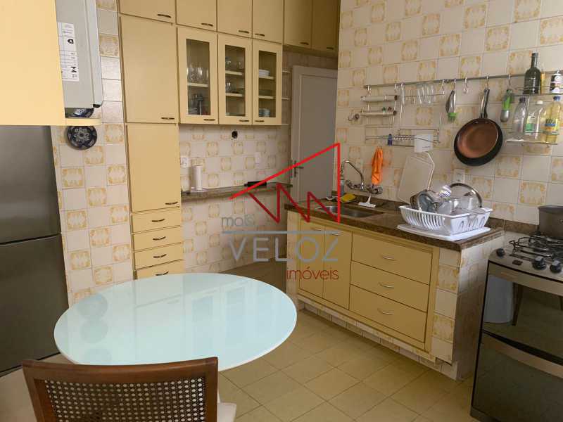 Apartamento à venda com 3 quartos, 130m² - Foto 18