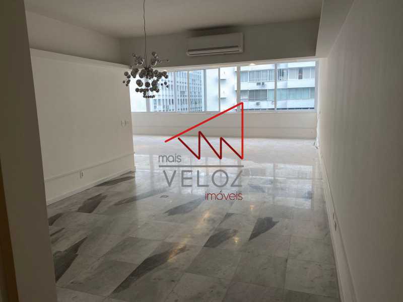 Apartamento à venda com 4 quartos, 400m² - Foto 2