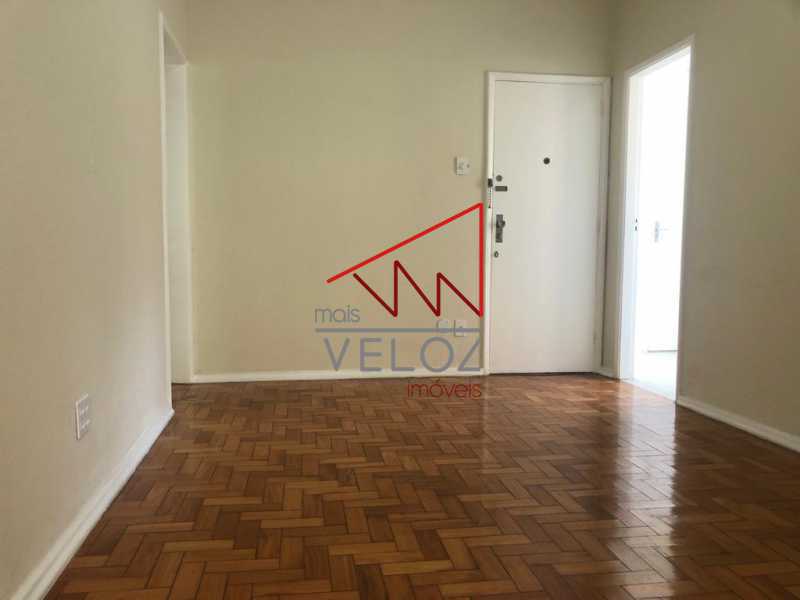 Apartamento à venda com 2 quartos, 75m² - Foto 8