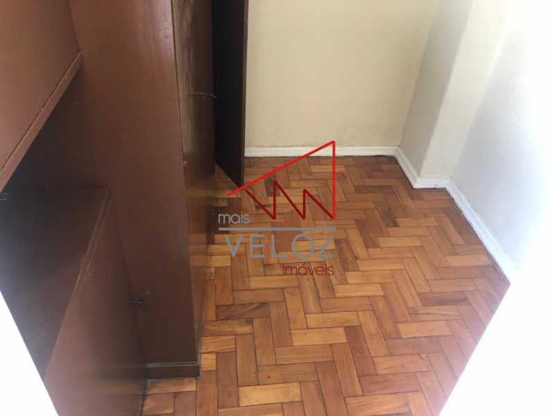 Apartamento à venda com 2 quartos, 75m² - Foto 24