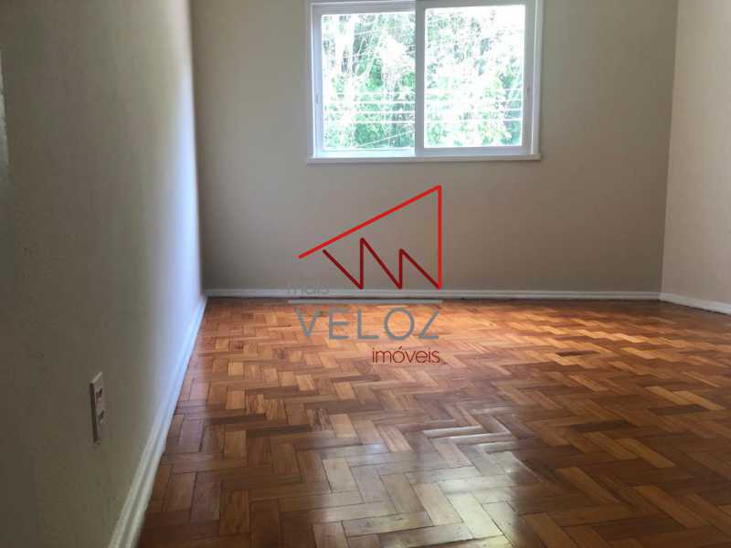 Apartamento à venda com 2 quartos, 75m² - Foto 12