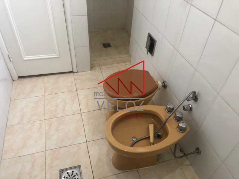 Apartamento à venda com 2 quartos, 75m² - Foto 20