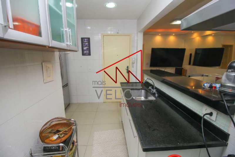 Apartamento à venda com 2 quartos, 90m² - Foto 25