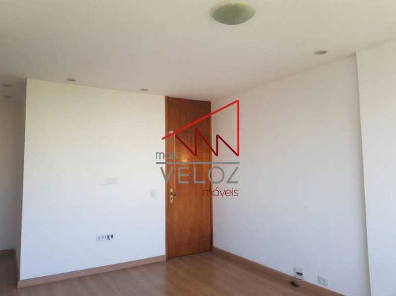 Apartamento à venda com 3 quartos, 104m² - Foto 4