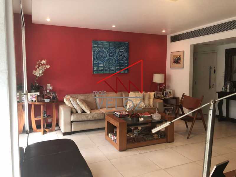 Apartamento à venda com 4 quartos, 184m² - Foto 2