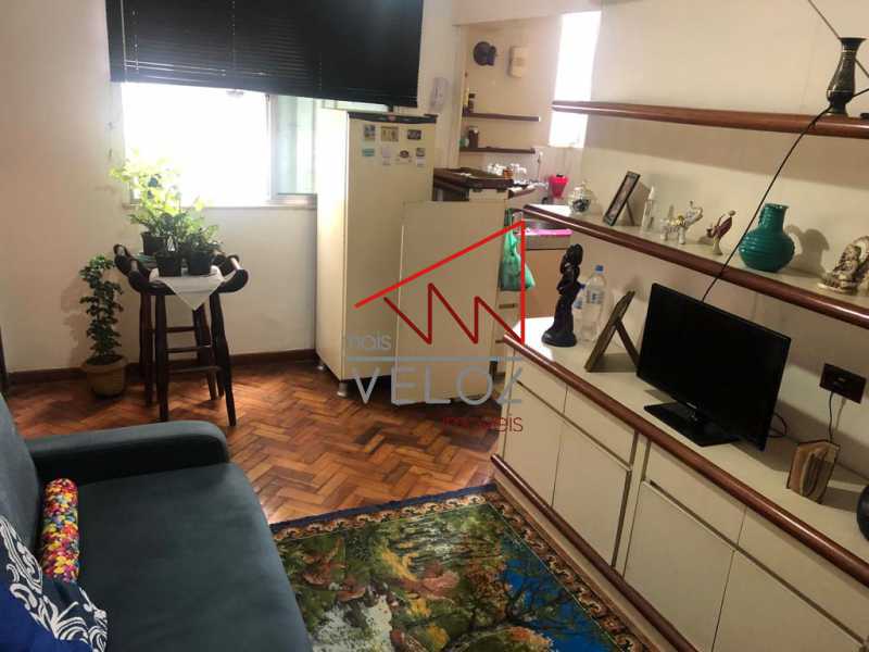 Apartamento à venda com 1 quarto, 35m² - Foto 2