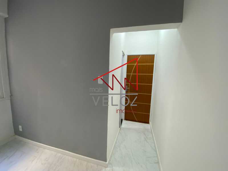 Apartamento à venda com 1 quarto, 36m² - Foto 2