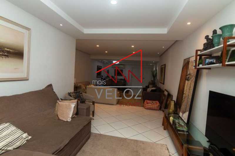 Apartamento à venda com 4 quartos, 222m² - Foto 4