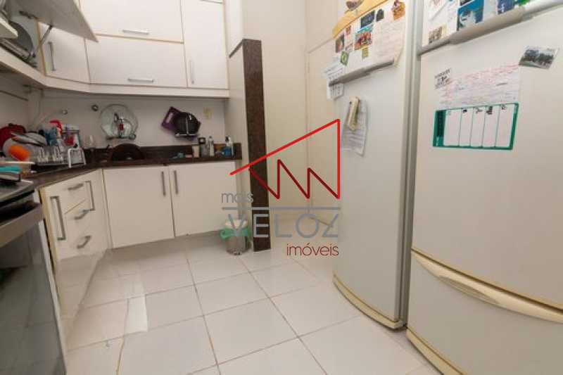 Apartamento à venda com 4 quartos, 222m² - Foto 11