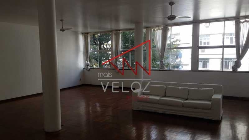 Apartamento para alugar com 5 quartos, 348m² - Foto 2