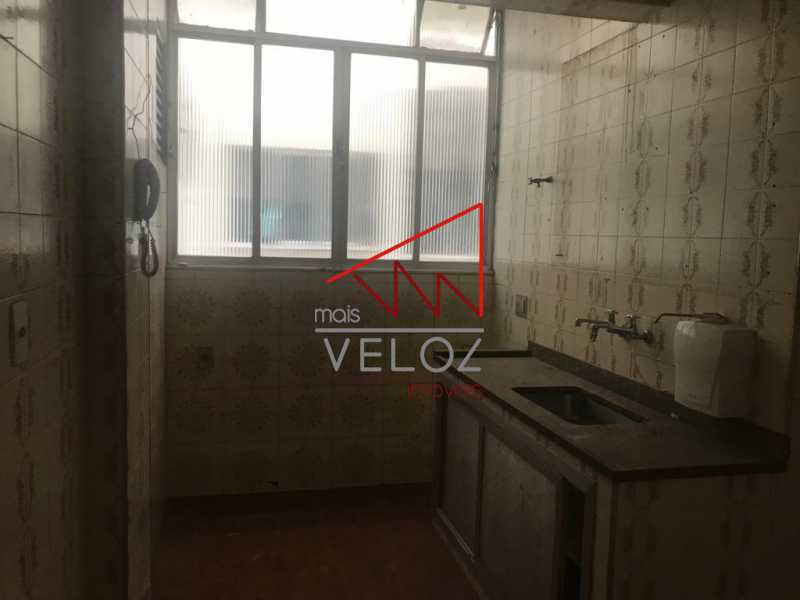 Apartamento para alugar com 2 quartos, 62m² - Foto 12