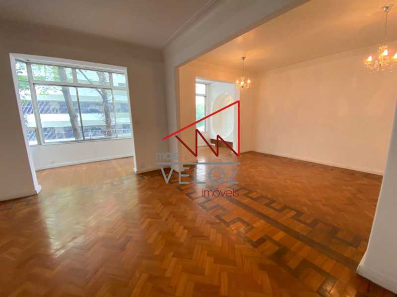 Apartamento à venda com 3 quartos, 163m² - Foto 2