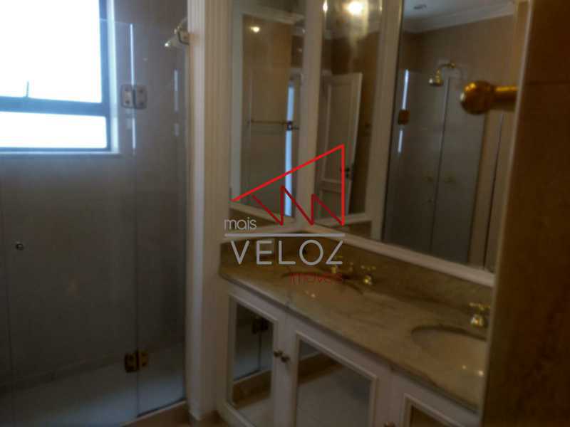 Apartamento para alugar com 5 quartos, 253m² - Foto 17