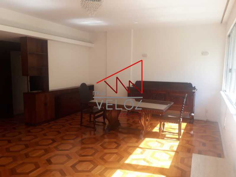 Apartamento para alugar com 3 quartos, 160m² - Foto 2