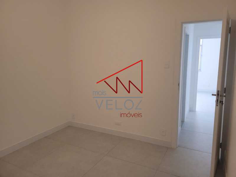 Apartamento à venda com 2 quartos, 76m² - Foto 8