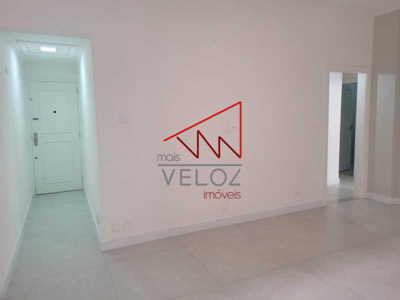 Apartamento à venda com 2 quartos, 76m² - Foto 2