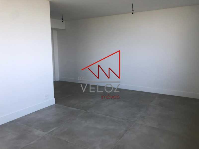 Apartamento à venda com 3 quartos, 180m² - Foto 9