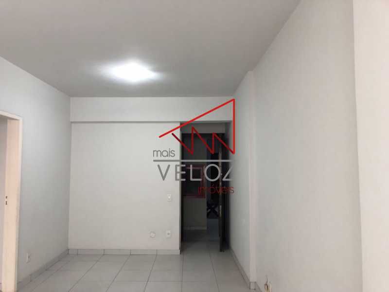 Apartamento à venda com 3 quartos, 85m² - Foto 2