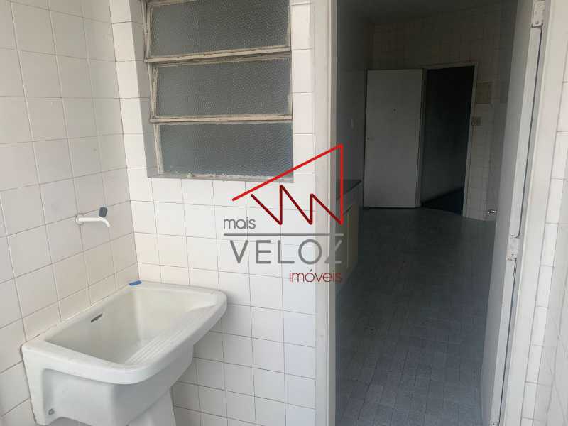 Apartamento à venda com 2 quartos, 70m² - Foto 18