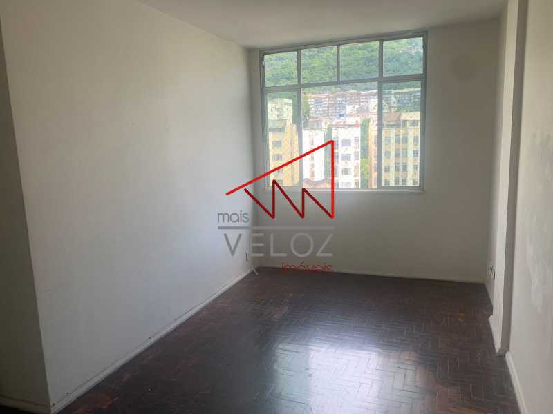 Apartamento à venda com 2 quartos, 70m² - Foto 4