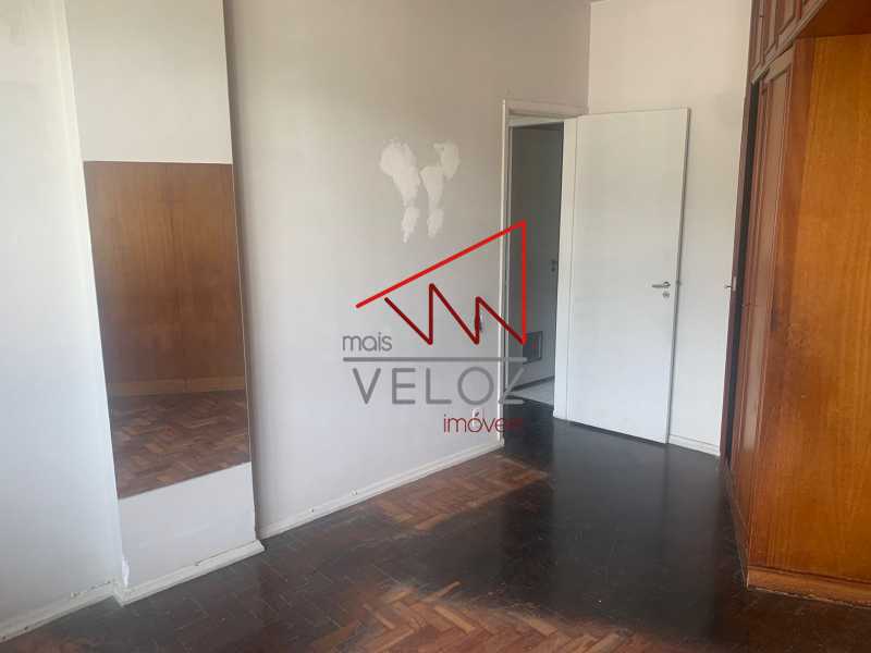 Apartamento à venda com 2 quartos, 70m² - Foto 9