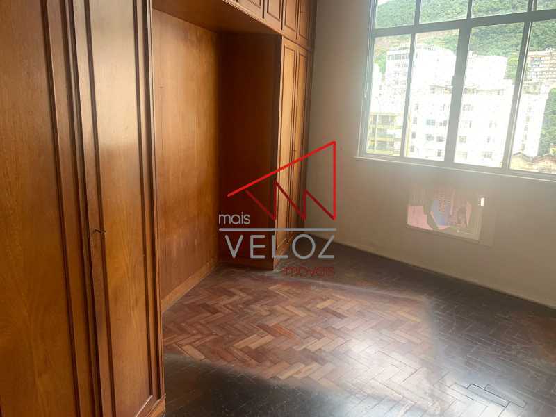 Apartamento à venda com 2 quartos, 70m² - Foto 12