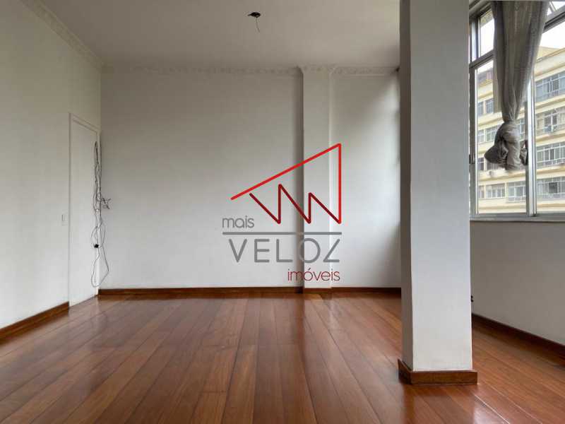 Apartamento à venda com 2 quartos, 95m² - Foto 2