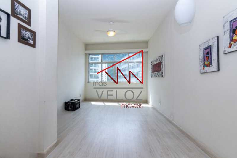 Apartamento à venda com 2 quartos, 80m² - Foto 2